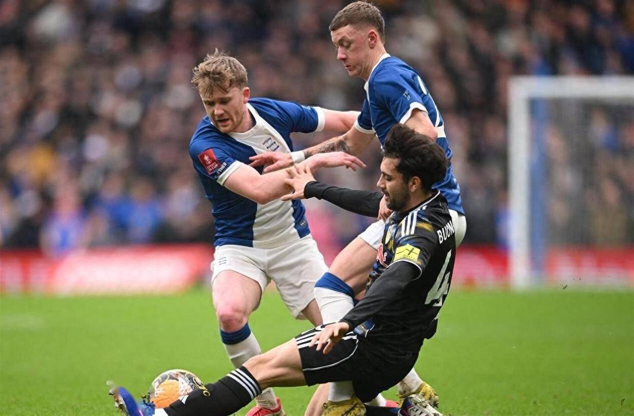 转折点巴塞罗那状态回暖，足总杯清晨攻防权衡，引发热议，资深球员宣示担当的简单介绍-爱游戏平台